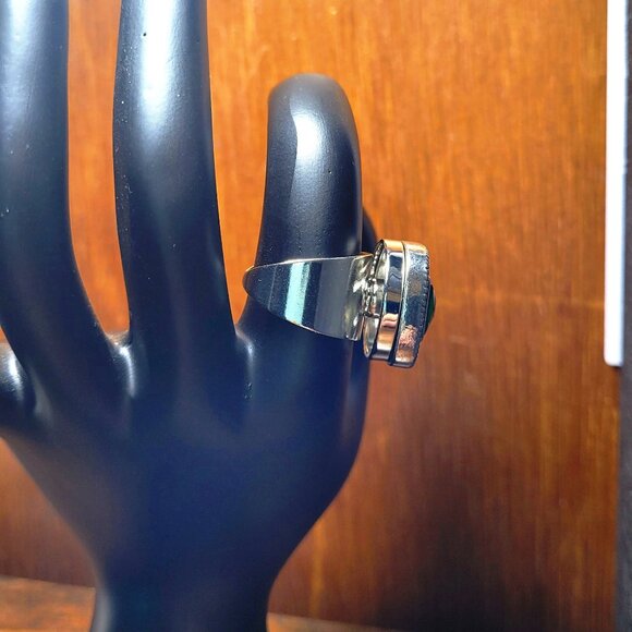 NWT Green Stone Square Snap Ring with Silver Plated Snap Bezel - Picture 13 of 14